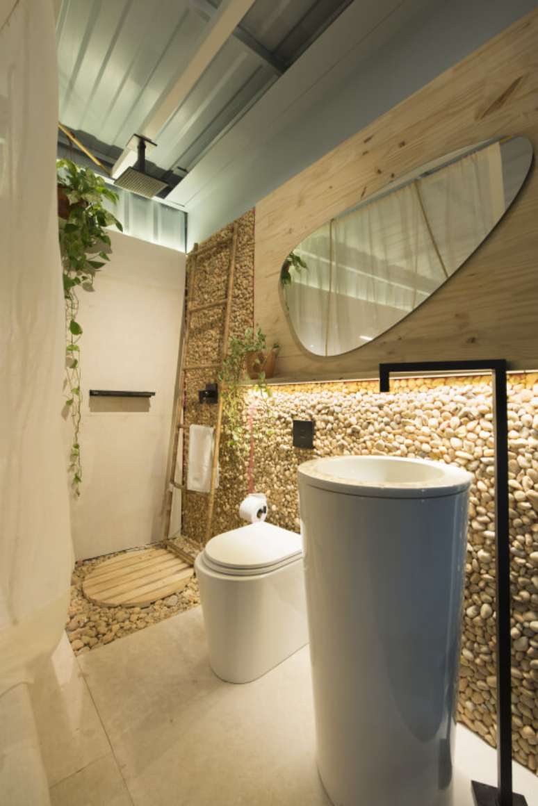 24. Banheiro pequeno com cuba redonda branca – Projeto Brenda Rolim Foto Esdras Guimaraes