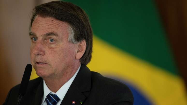 Para soci&oacute;logo, negacionismo clim&aacute;tico no Brasil n&atilde;o come&ccedil;ou no governo Bolsonaro, mas encontrou 'terreno f&eacute;rtil para proliferar' em sua gest&atilde;o