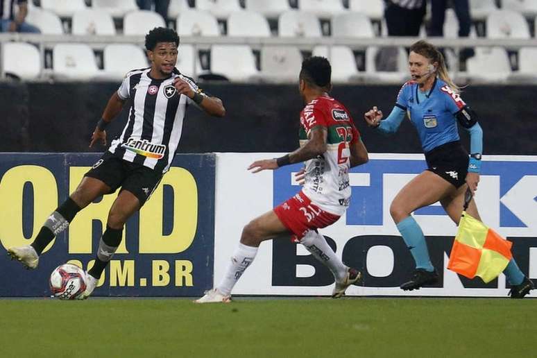 Katiuscia Mendonça em Botafogo x Brusque (Foto: Vítor Silva/Botafogo)