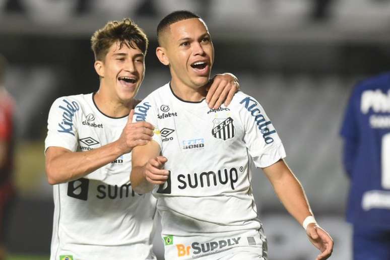 Marcos Guilherme fez um dos gols do Santos contra a Chapecoense (Foto: Ivan Storti/Santos FC)