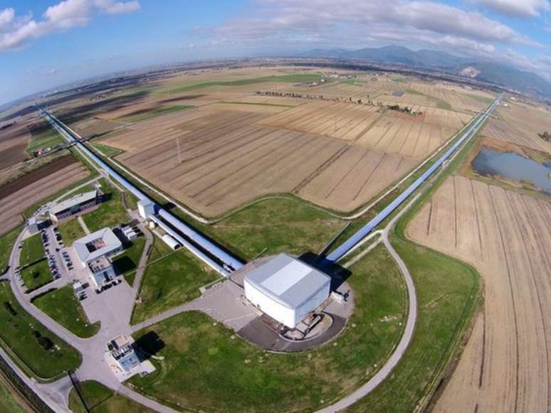 Observatório Virgo, em formato de L, na Itália