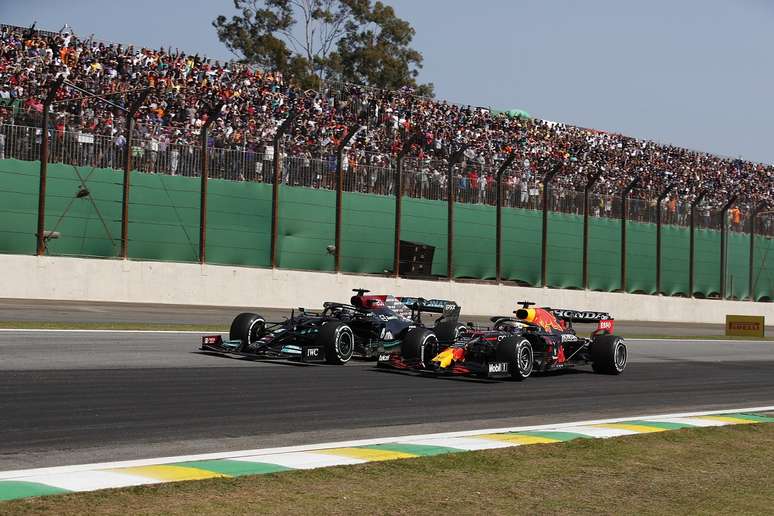 A disputa em Interlagos reacende a discussão da lealdade na F1