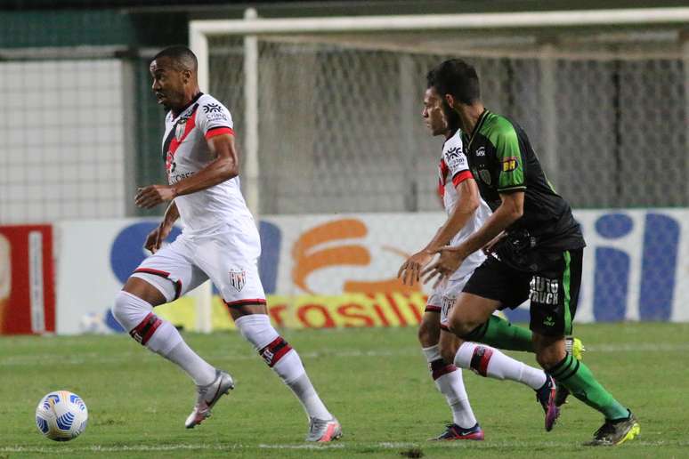 Partida entre América-MG e Atlético-GO termina em 0 a 0 