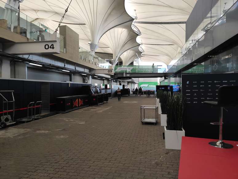 O paddock coberto de Interlagos