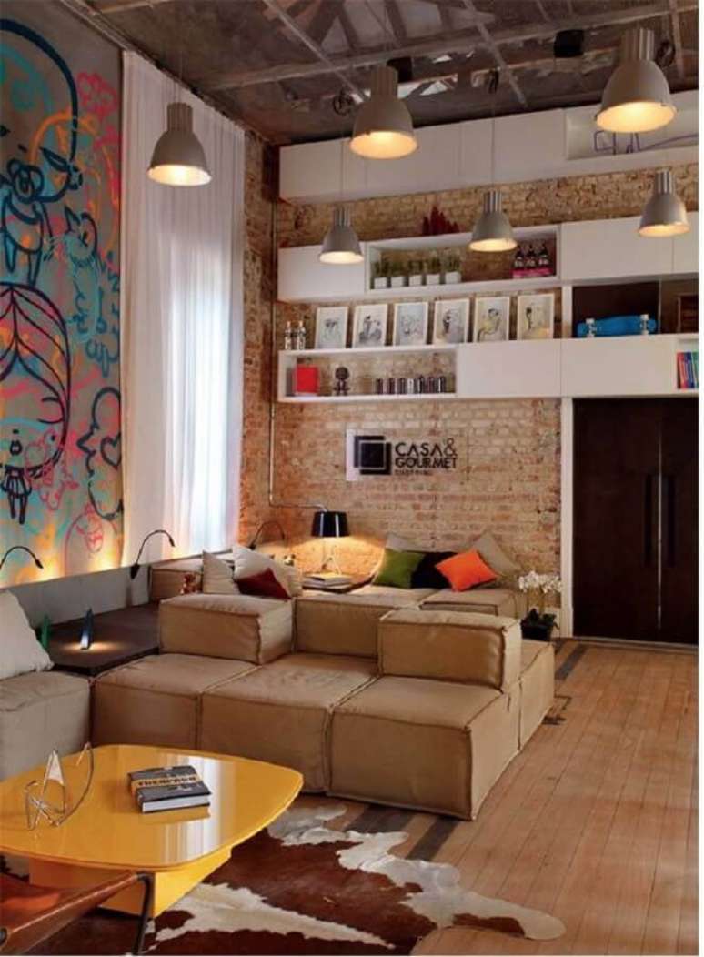2. Parede de tijolinho e luminária pendente para decoração de casa estilo urbano – Foto: Casa Trés Chic