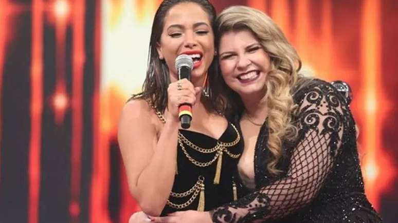 Anitta e Marília Mendonça em foto compartilhada nas redes sociais