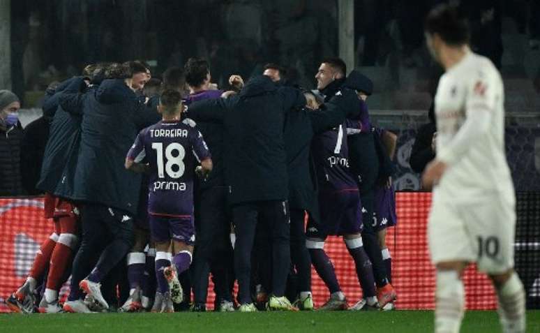 Fiorentina venceu o Milan por 4 a 3 (Foto: FILIPPO MONTEFORTE / AFP)