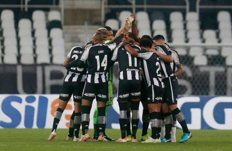 Equipe do Botafogo em ação no Nilton Santos (Foto: Vítor Silva/Botafogo)