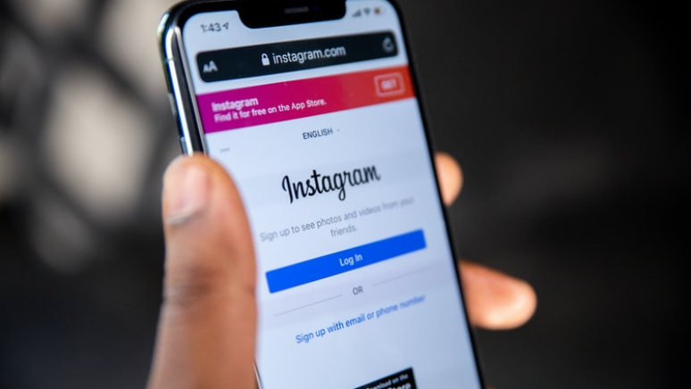 Instagram could create a ChatGPT-style artificial intelligence to interact with users