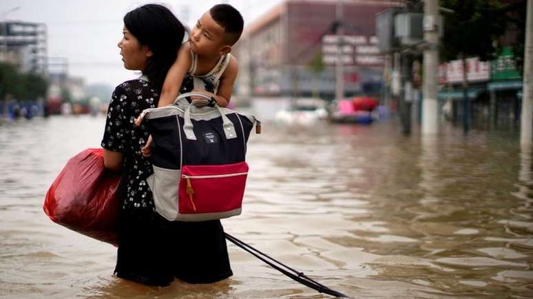 Enchentes na China, em foto de julho de 2021; extremos climáticos estão se tornando mais comuns no mundo inteiro