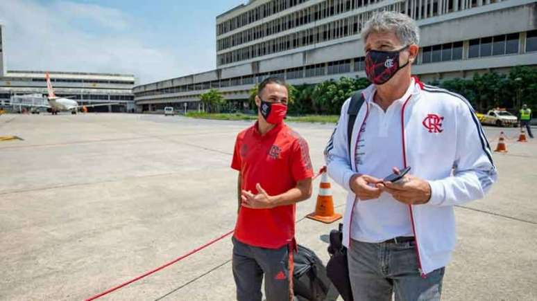 Flamengo de Renato embarca para o Uruguai nesta quarta-feira (Foto: Alexandre Vidal / Flamengo)