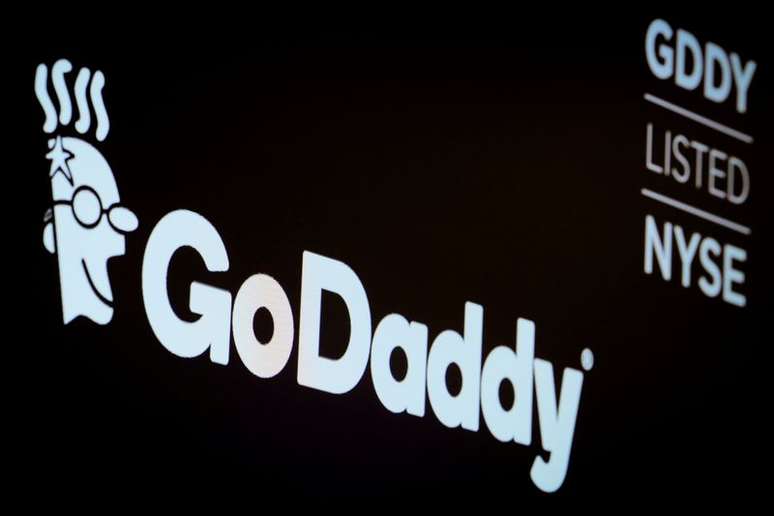 Logotipo da GoDaddy Inc. em uma tela no pregão da Bolsa de Valores de Nova York (NYSE)
04/03/2019
REUTERS / Brendan McDermid