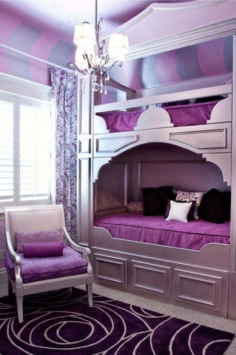 58. Quarto lilás infantil com detalhes em roxo – Foto Cafe Mom