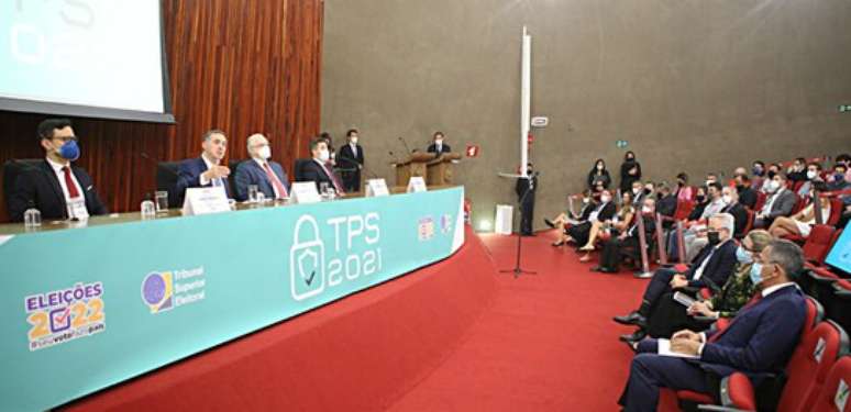 Presidente do TSE, Luís Roberto Barroso faz a abertura oficial do Teste Público de Segurança