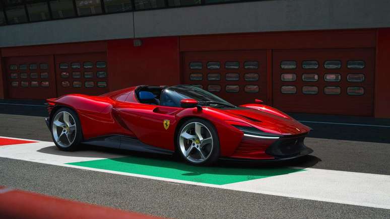 Ferrari terá ao menos 15 lançamentos até 2026