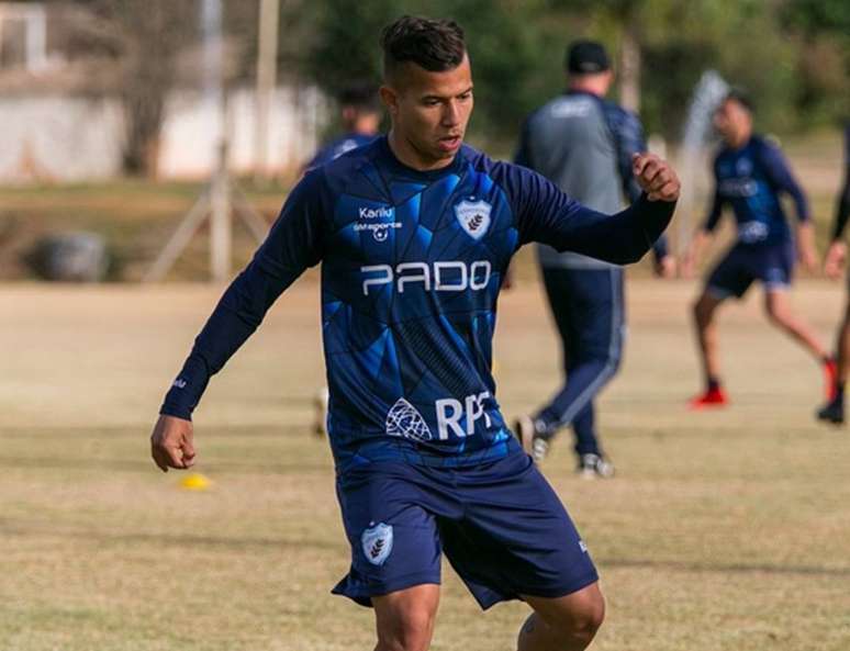 Marcelinho em treino do Tubarão (Foto: Divulgação / Londrina)