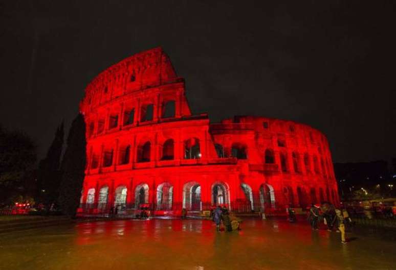 Coliseu será iluminado de vermelho contra violência às mulheres