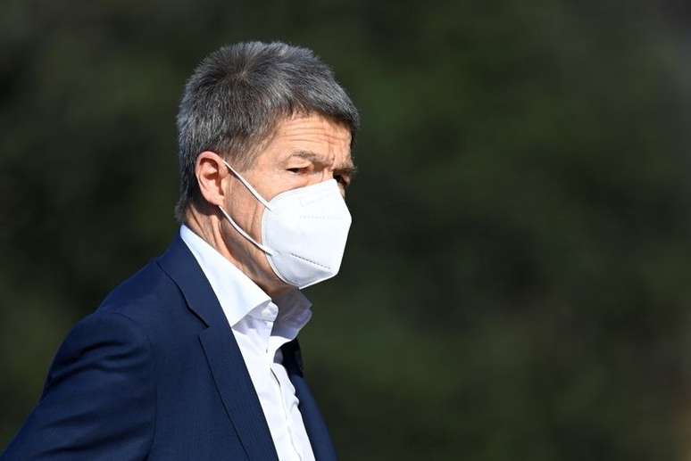 Joachim Sauer, marido da chanceler alemã Angela Merkel, em Roma
30/10/2021 REUTERS/Flavio Lo Scalzo