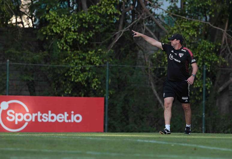 São Paulo encerrou a preparação para encarar o Athletico-PR (Foto: Rubens Chiri / saopaulofc)