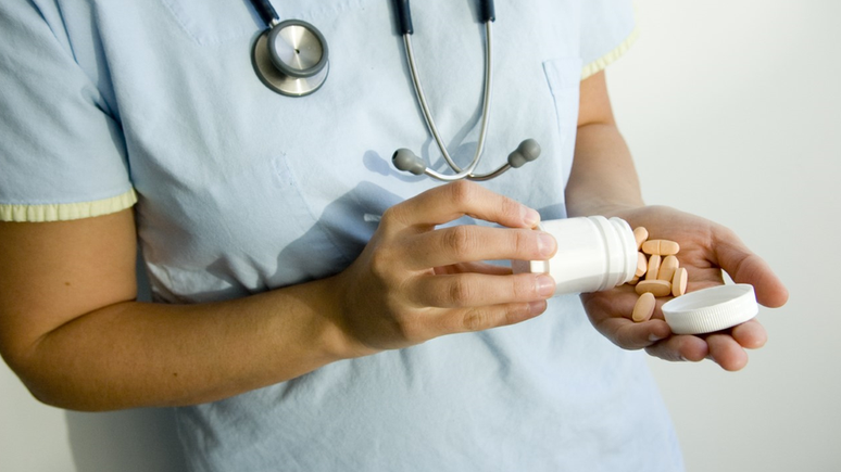 Medicamentos orais contra o c&acirc;ncer costumam causar menos efeitos colaterais e trazem a comodidade de fazer tratamento em casa, sem necessidade de ir at&eacute; uma cl&iacute;nica ou um hospital