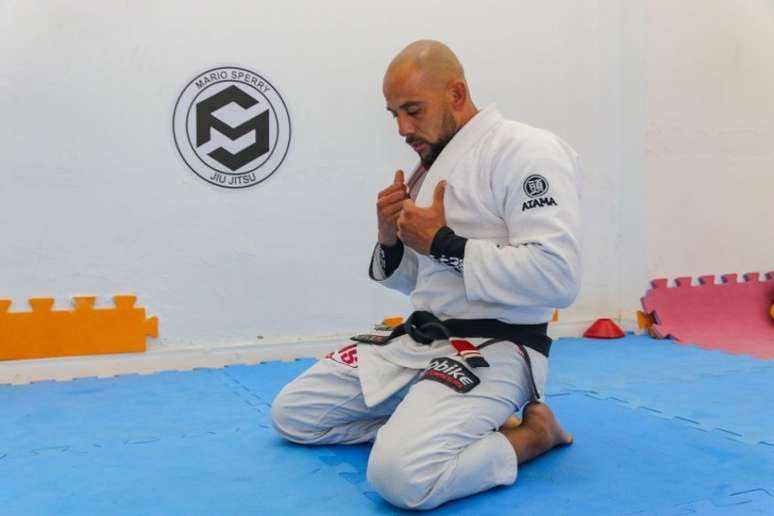 Após acidente que quase o deixou paraplégico, Rafael Negretty conseguiu voltar a competir no Jiu-Jitsu e no MMA (Foto: arquivo pessoal)