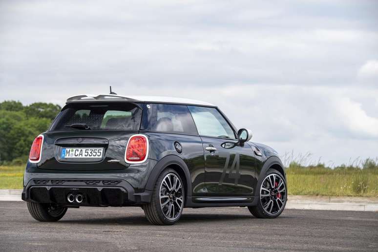 Auto Esporte - Primeiro Mini produzido na Inglaterra completa 55 anos