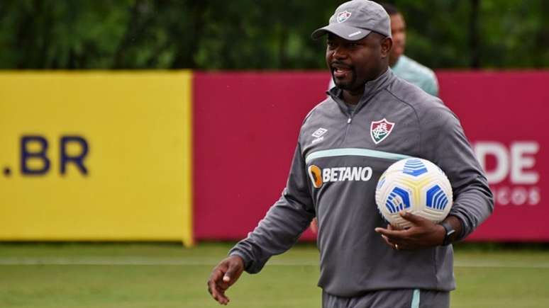 Marcão terá que estudar opções para vaga no meio contra o Inter (FOTO DE MAILSON SANTANA/FLUMINENSE FC)