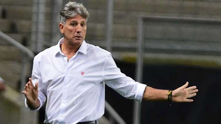 Renato Gaúcho esboçou reações apáticas nos gols contra o Grêmio (Foto: Ricardo Rimoli / LANCEPRESS!)