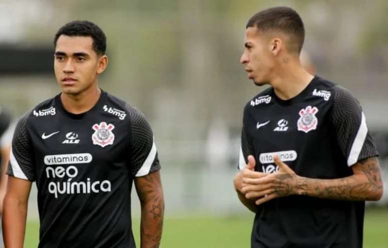 Du Queiroz e Gabriel Pereira renovaram contrato recentemente (Foto: Rodrigo Coca/Ag.Corinthians)