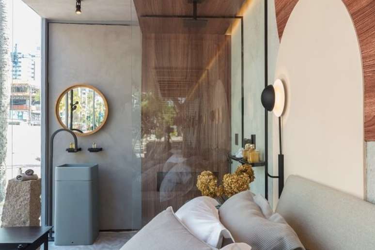 13. Su&iacute;te com torneira preta &ndash; Projeto Andre Caricio e Arquitetos e Foto PH Nunes