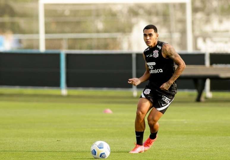 Contra o Peixe, Du Queiroz participou pela primeira vez de um gol do Timão (Foto: Rodrigo Coca/Ag. Corinthians)