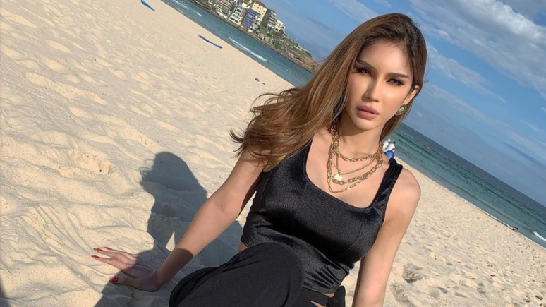 Nur Sajat tem um grande n&uacute;mero de seguidores nas redes sociais