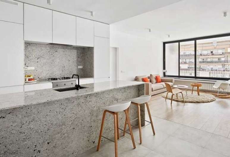 64. Casa conceito aberto com bancada de granito para cozinha – Foto Arkpad