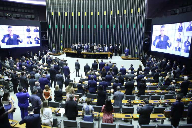 Senado aprova projeto que legaliza bingo, cassino e jogo do bicho