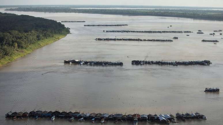 O MPF no Amazonas pediu ações emergenciais para a retirada das balsas