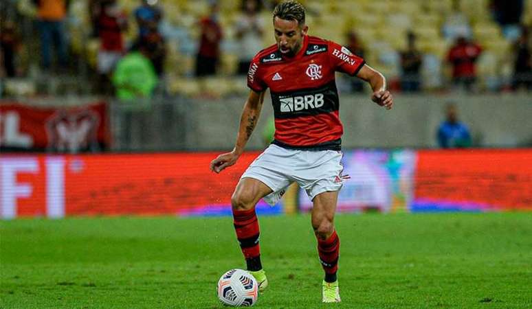 Mauricio Isla chegou ao Flamengo em meados de 2020 (Foto: Marcelo Cortes / Flamengo)