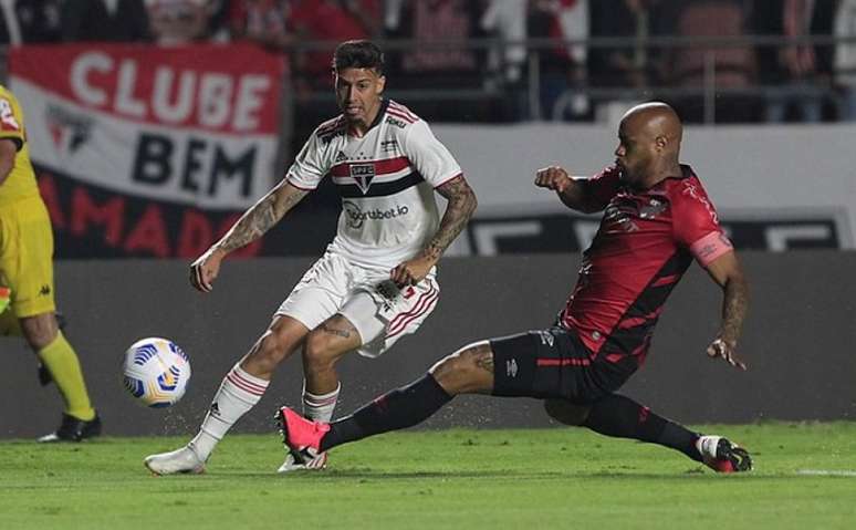 Ataque do São Paulo deixa a desejar nesse Campeonato Brasileiro (Foto: Rubens Chiri / saopaulofc.net)