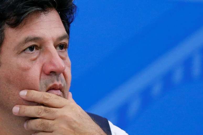 Mandetta durante entrevista em Bras&iacute;lia
14/4/2020 REUTERS/Adriano Machado