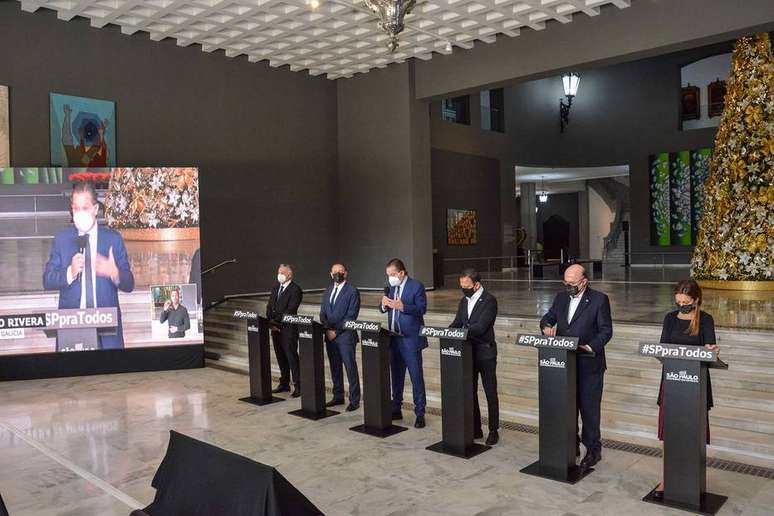 Anúncio da fábrica da Estrella Galicia em Araraquara (SP); evento contou com a presença do governador João Doria e do CEO da companhia, Ignacio Rivera. 