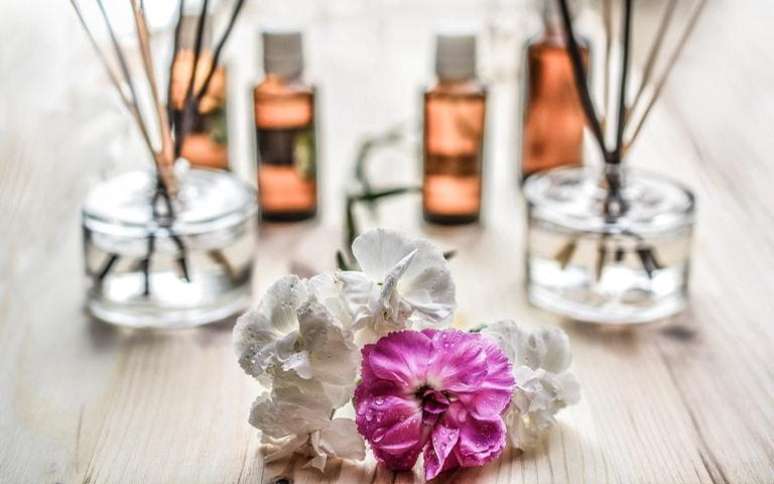 Além de perfumados, os óleos essenciais podem incrementar a limpeza doméstica - Foto Pexels