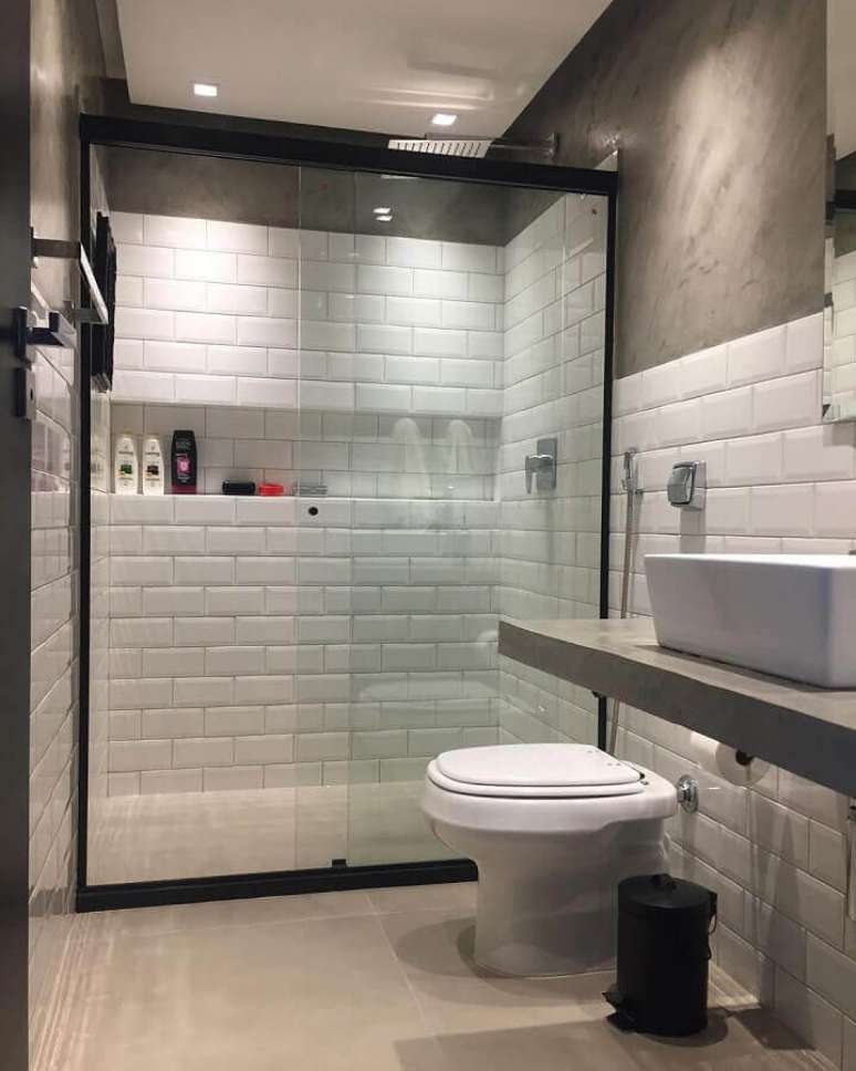 4. Metro white para decoração de banheiro estilo industrial – Foto: Dicas Decor