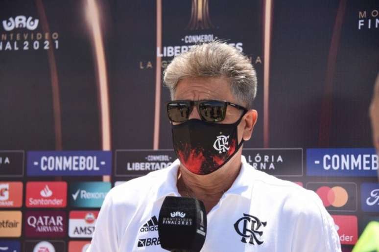 Renato Gaúcho é o técnico do Flamengo (Foto: DANTE FERNANDEZ / AFP)