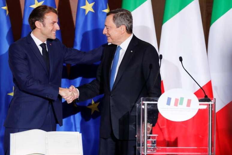 Premiê Italiano, Draghi, e presidente francês, Macron, em Roma
26/11/2021 REUTERS/Remo Casilli
