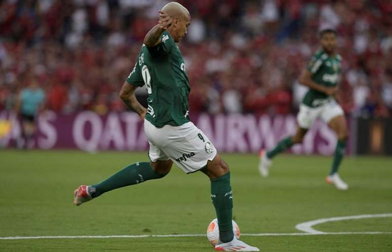 Deyverson marcou o gol do título do tricampeonato do Verdão na Libertadores (Foto: Juan Mabromata / AFP)