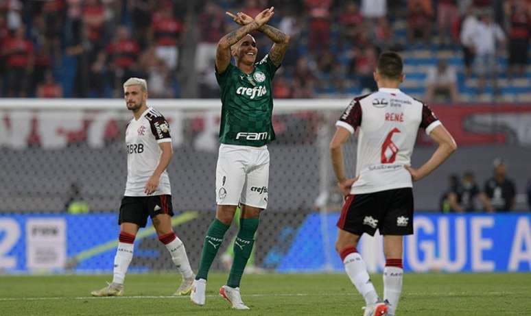 Deyverson revelou ser torcedor do Vasco (Foto: Juan Mabromata / AFP)