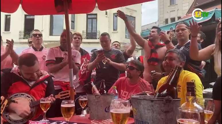 Torcida do Flamengo invadiu Montevidéu e esgotou cota de ingressos destinada ao setor do time (Foto: Caetano Manenti/LANCE!)