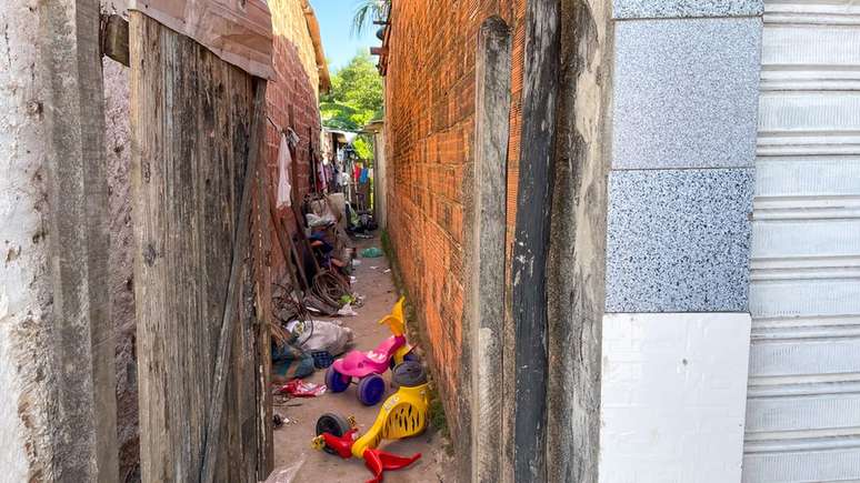 Comunidade da Muvuca, em Maceió, convive ao mesmo tempo com a escassez de alimentos e com a quase total falta d'água