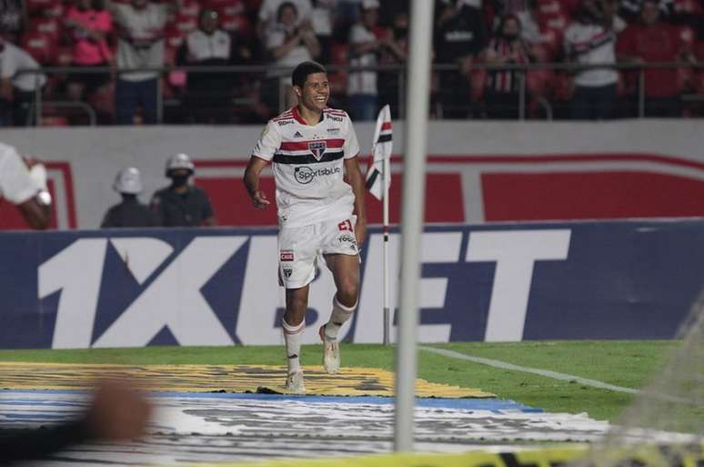 Gabriel Sara vem sendo destaque do São Paulo nas últimas partidas (Foto: Rubens Chiri/saopaulofc.net)