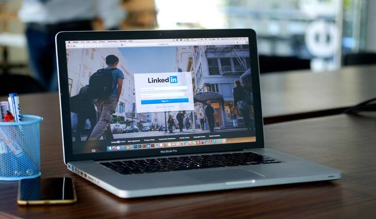 O LinkedIn é uma rede social com foco profissional