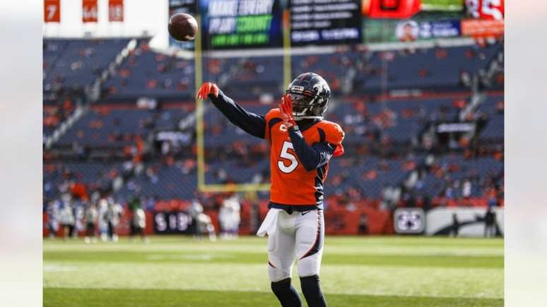 Teddy Bridgewater antes da partida frente aos Chargers (Denver Broncos)